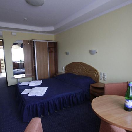 Karpaty Hotel Jaremtsje Buitenkant foto