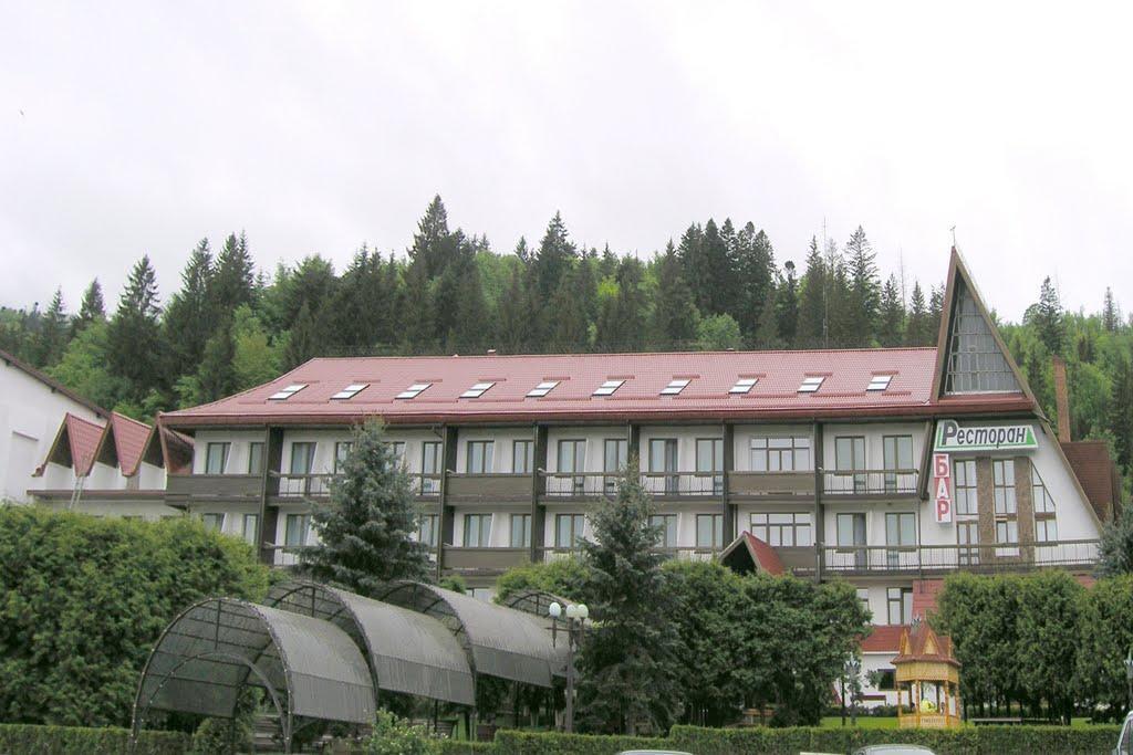 Karpaty Hotel Jaremtsje Buitenkant foto