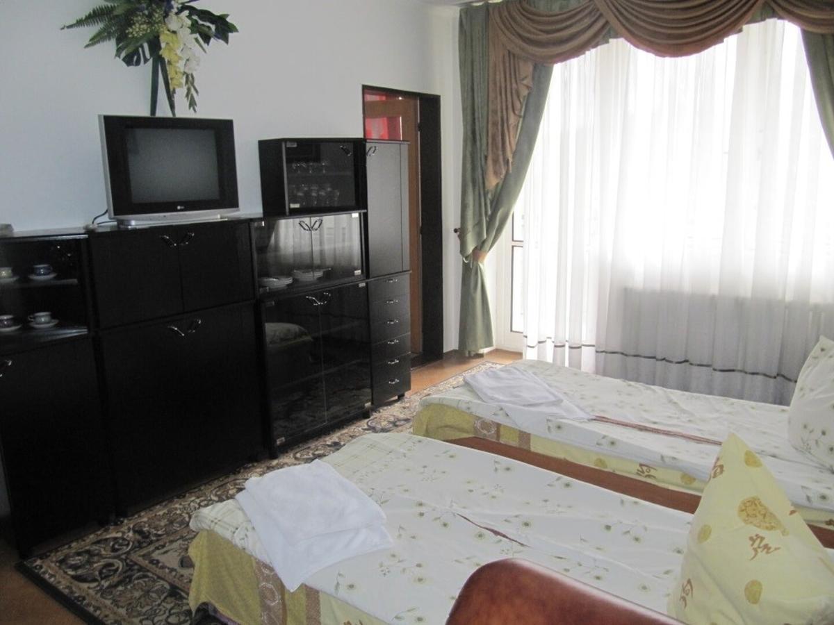 Karpaty Hotel Jaremtsje Buitenkant foto