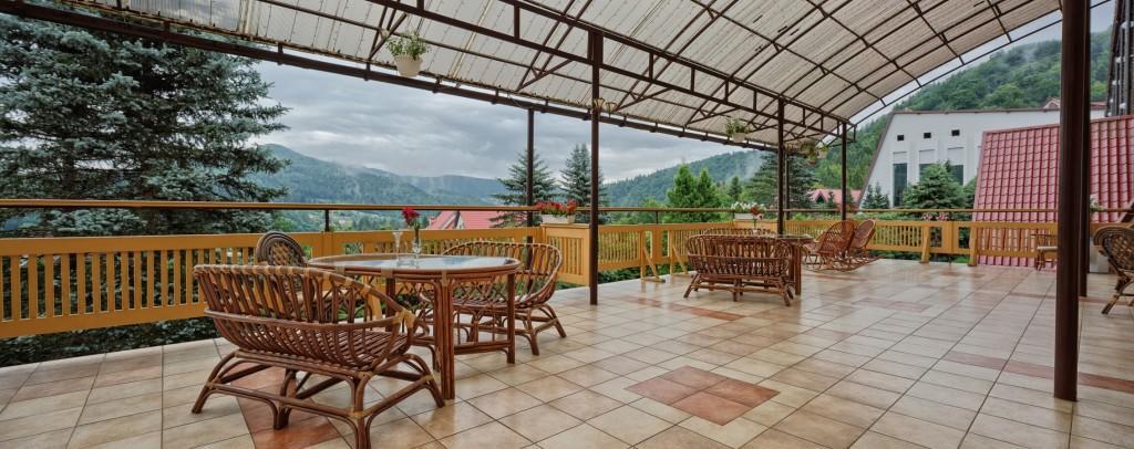 Karpaty Hotel Jaremtsje Buitenkant foto