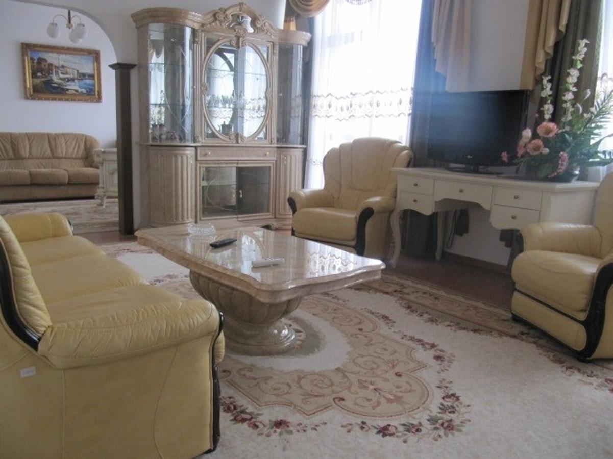 Karpaty Hotel Jaremtsje Buitenkant foto