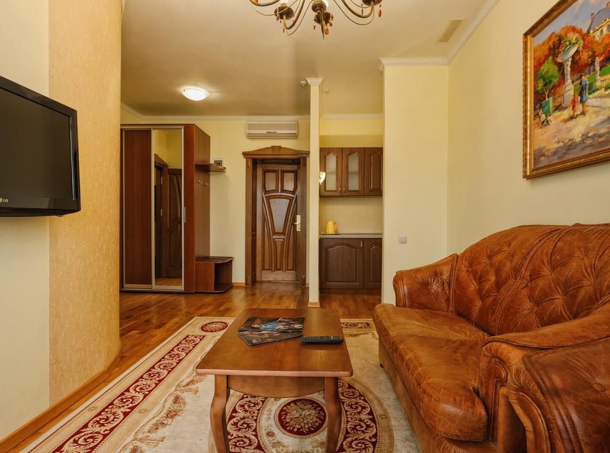 Karpaty Hotel Jaremtsje Buitenkant foto