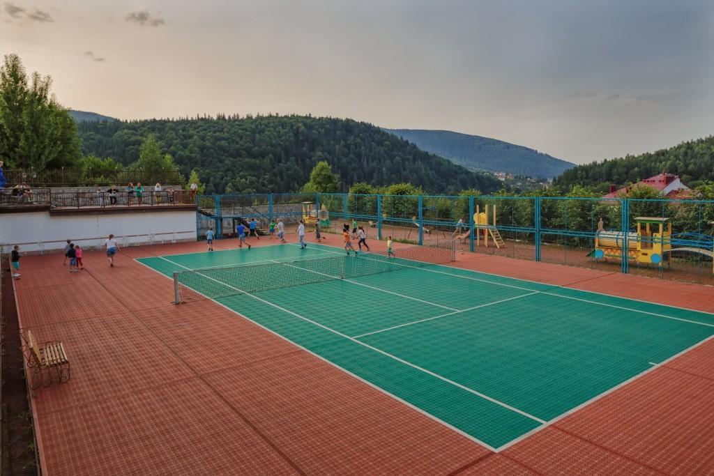 Karpaty Hotel Jaremtsje Buitenkant foto